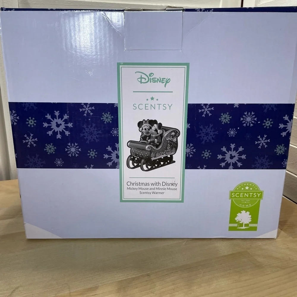 Scentsy Disney Holiday Mickey & Minnie Sleigh Warmer